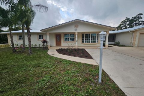 House in St. Lucie, Florida 3 bedrooms, 145.67 sq.m. № 2251153