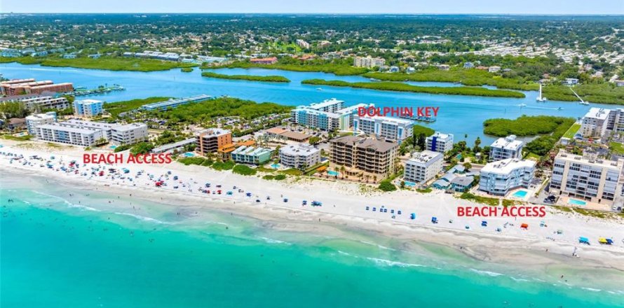 Condominio en Indian Shores, Florida, 3 dormitorios № 2275616