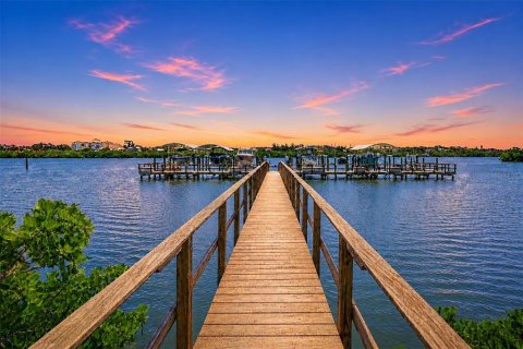 Condominio en venta en Indian Shores, Florida, 3 dormitorios, 144.93 m2 № 2275616 - foto 8