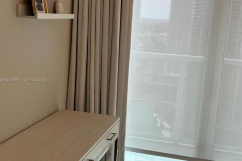 Снять в аренду кондоминиум в Майами, Флорида 3 спальни, 140.56м2, № 1985893 - фото 26