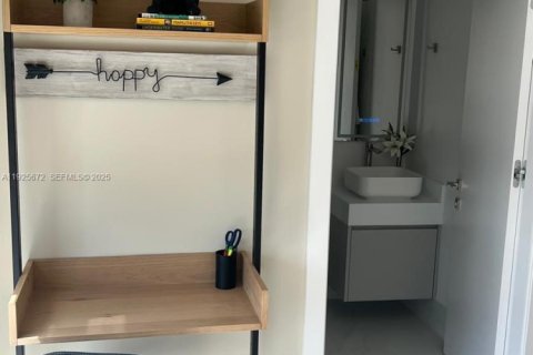 Снять в аренду кондоминиум в Майами, Флорида 3 спальни, 140.56м2, № 1985893 - фото 21