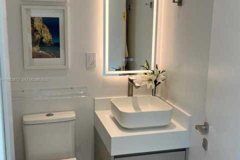 Снять в аренду кондоминиум в Майами, Флорида 3 спальни, 140.56м2, № 1985893 - фото 17