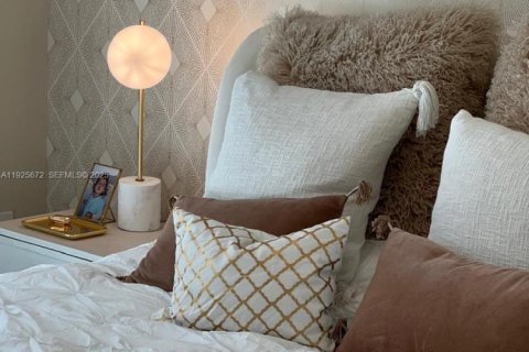 Снять в аренду кондоминиум в Майами, Флорида 3 спальни, 140.56м2, № 1985893 - фото 25