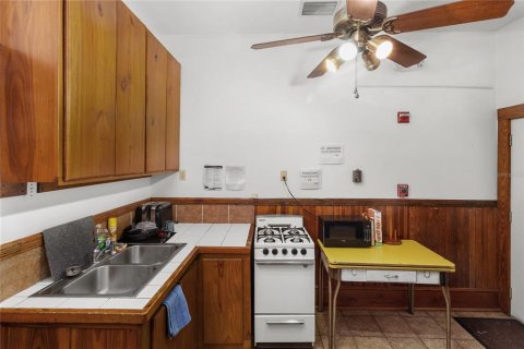 House in Gainesville, Florida 1 bedroom, 241.36 sq.m. № 1840634 - photo 13