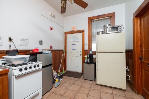 House in Gainesville, Florida 1 bedroom, 241.36 sq.m. № 1840634 - photo 14
