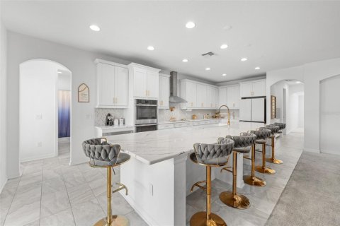 House in Wesley Chapel, Florida 7 bedrooms, 506.5 sq.m. № 1758159 - photo 9