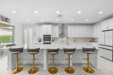 House in Wesley Chapel, Florida 7 bedrooms, 506.5 sq.m. № 1758159 - photo 7