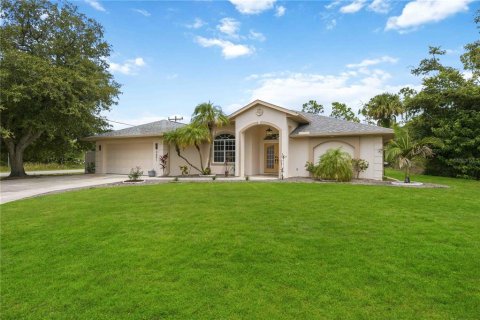 Casa en North Port, Florida 3 dormitorios, 180.14 m2 № 2132402