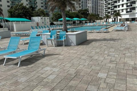 Condominio en venta en Hollywood, Florida, 2 dormitorios, 116.13 m2 № 2012713 - foto 4