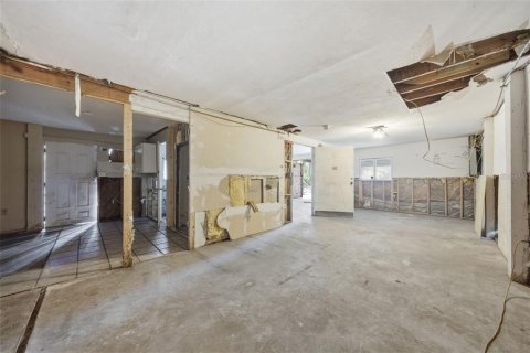 House in Tampa, Florida 5 bedrooms, 195.84 sq.m. № 2238634 - photo 14