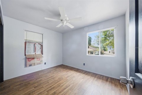 House in Tampa, Florida 5 bedrooms, 195.84 sq.m. № 2238634 - photo 9