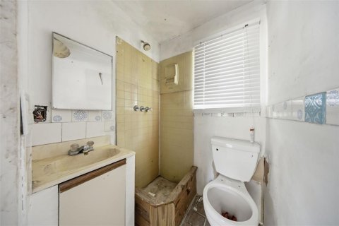 House in Tampa, Florida 5 bedrooms, 195.84 sq.m. № 2238634 - photo 4