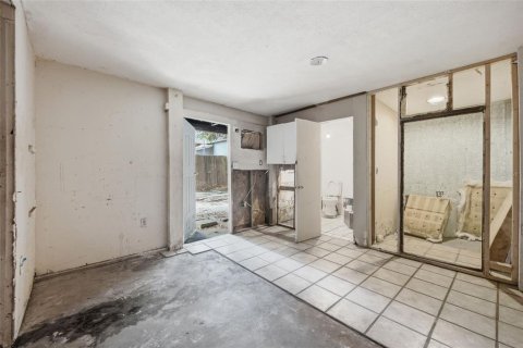 House in Tampa, Florida 5 bedrooms, 195.84 sq.m. № 2238634 - photo 15