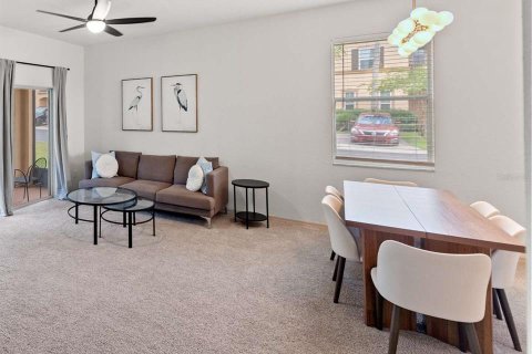 Townhouse in Davenport, Florida 4 bedrooms, 172.43 sq.m. № 1870693 - photo 5