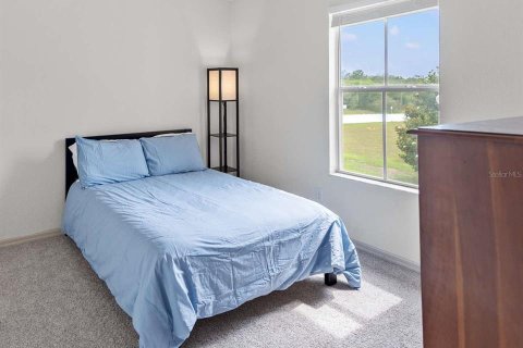 Townhouse in Davenport, Florida 4 bedrooms, 172.43 sq.m. № 1870693 - photo 13