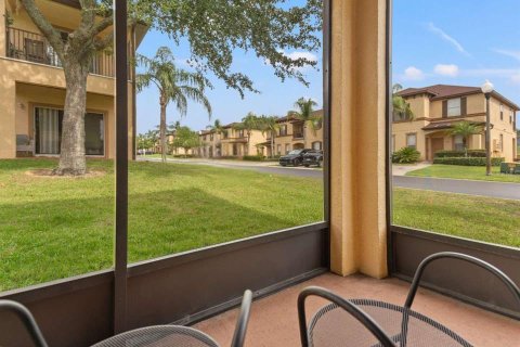 Townhouse in Davenport, Florida 4 bedrooms, 172.43 sq.m. № 1870693 - photo 6