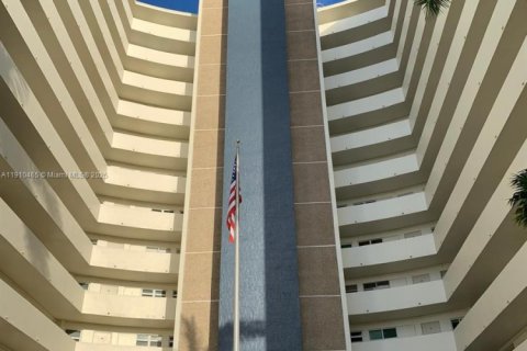 Condominio en Pompano Beach, Florida, 1 dormitorio  № 1969768