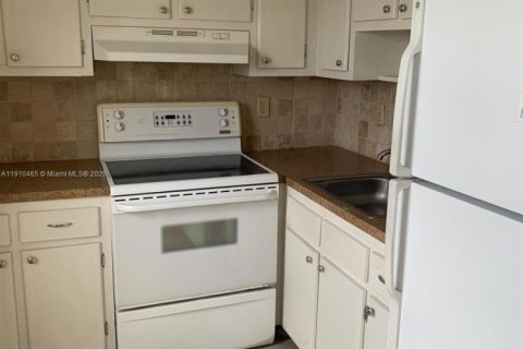 Condominio en alquiler en Pompano Beach, Florida, 1 dormitorio, 60.39 m2 № 1969768 - foto 4