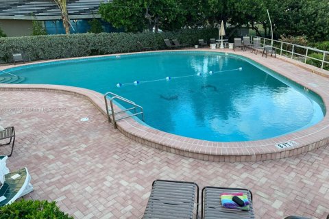 Condominio en alquiler en Pompano Beach, Florida, 1 dormitorio, 60.39 m2 № 1969768 - foto 15