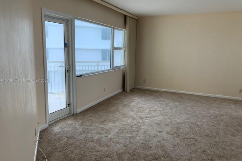 Condominio en alquiler en Pompano Beach, Florida, 1 dormitorio, 60.39 m2 № 1969768 - foto 5