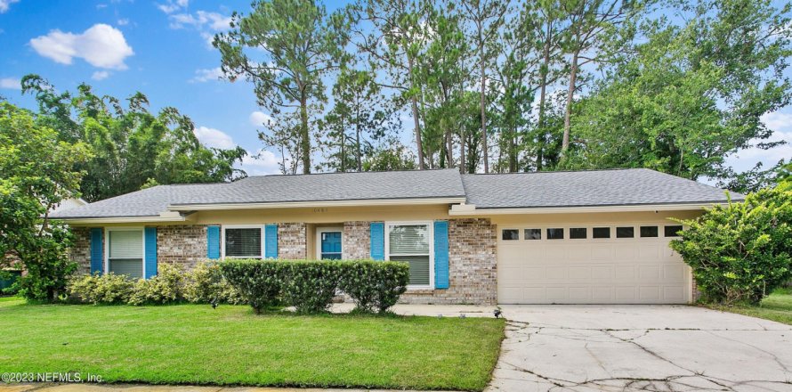 House in Jacksonville, Florida 3 bedrooms, 155.89 sq.m. № 769250