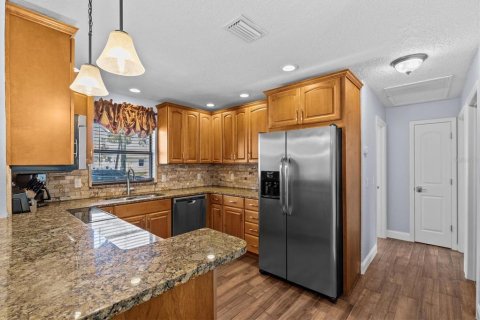 House in Clearwater, Florida 4 bedrooms, 149.57 sq.m. № 1535557 - photo 8
