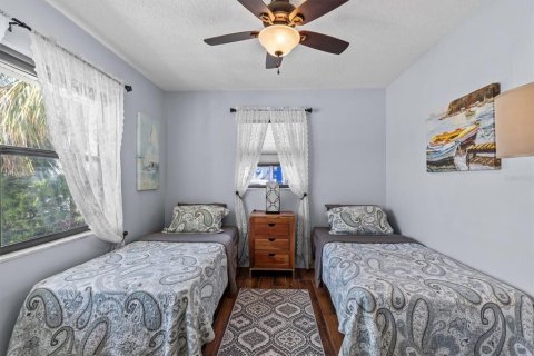 House in Clearwater, Florida 4 bedrooms, 149.57 sq.m. № 1535557 - photo 15