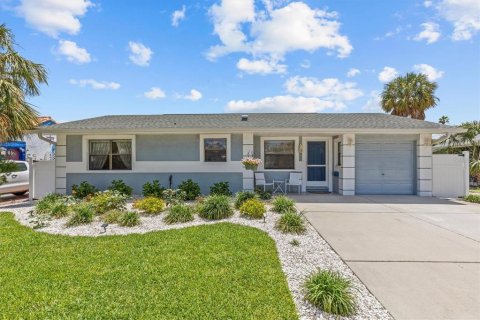House in Clearwater, Florida 4 bedrooms, 149.57 sq.m. № 1535557 - photo 3