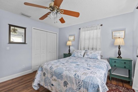 House in Clearwater, Florida 4 bedrooms, 149.57 sq.m. № 1535557 - photo 18