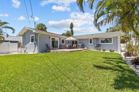 House in Clearwater, Florida 4 bedrooms, 149.57 sq.m. № 1535557 - photo 21