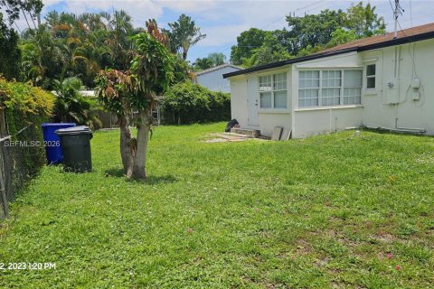 Casa en alquiler en Hollywood, Florida, 2 dormitorios, 116.13 m2 № 2001804 - foto 11