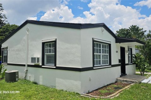 Casa en alquiler en Hollywood, Florida, 2 dormitorios, 116.13 m2 № 2001804 - foto 13