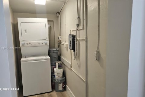 Casa en alquiler en Hollywood, Florida, 2 dormitorios, 116.13 m2 № 2001804 - foto 25