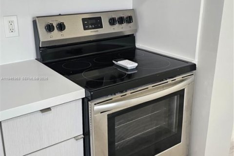 Casa en alquiler en Hollywood, Florida, 2 dormitorios, 116.13 m2 № 2001804 - foto 23