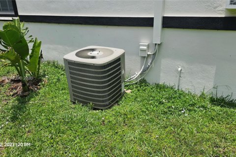 Casa en alquiler en Hollywood, Florida, 2 dormitorios, 116.13 m2 № 2001804 - foto 12