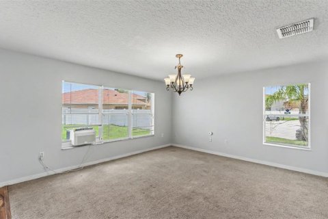 Купить виллу или дом в Малберри, Флорида 9 комнат, 222.59м2, № 2152273 - фото 9