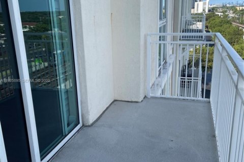 Copropriété à louer à Miami, Floride: 1 chambre, 72.46 m2 № 1984436 - photo 15