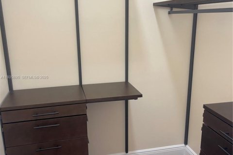 Copropriété à louer à Miami, Floride: 1 chambre, 72.46 m2 № 1984436 - photo 10