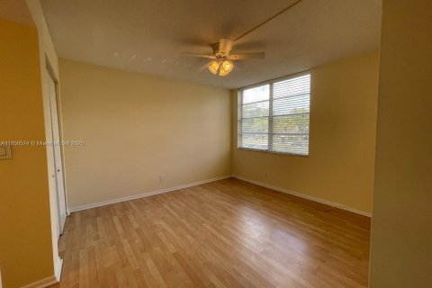 Condo in Davie, Florida, 2 bedrooms  № 1875531 - photo 17