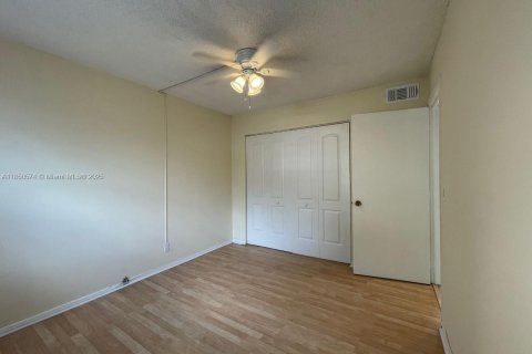 Condo in Davie, Florida, 2 bedrooms  № 1875531 - photo 15