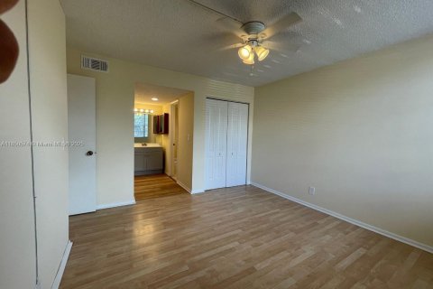 Condo in Davie, Florida, 2 bedrooms  № 1875531 - photo 18