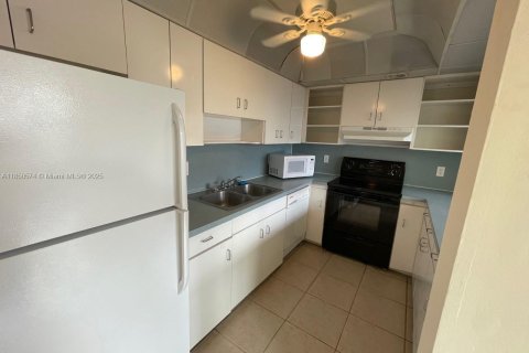 Condo in Davie, Florida, 2 bedrooms  № 1875531 - photo 9