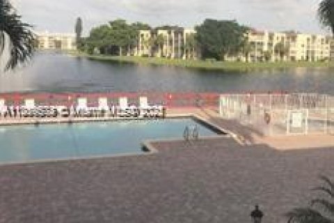 Condo in Davie, Florida, 2 bedrooms  № 1875531 - photo 25