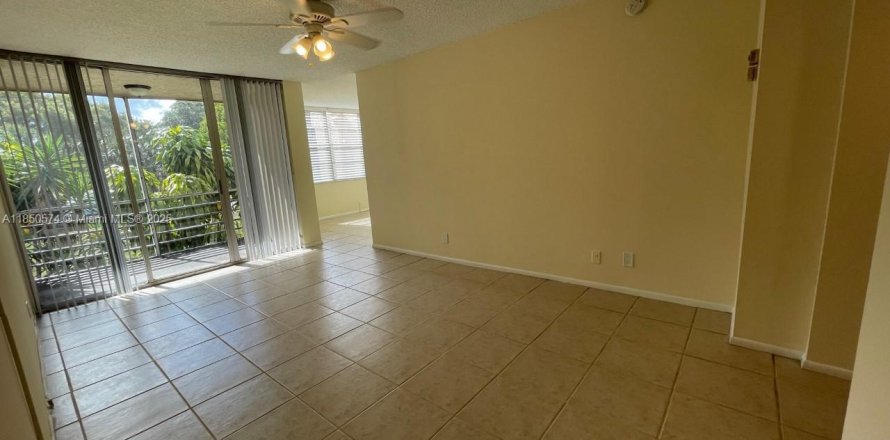 Condo in Davie, Florida, 2 bedrooms  № 1875531