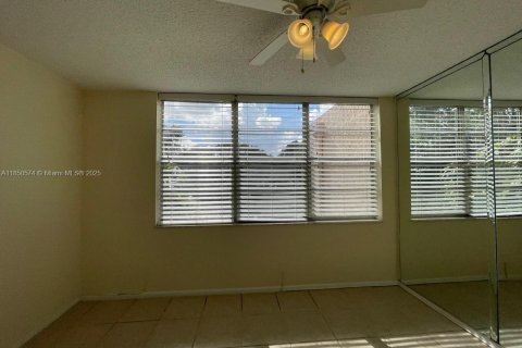 Condo in Davie, Florida, 2 bedrooms  № 1875531 - photo 8