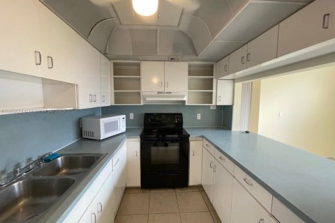 Condo in Davie, Florida, 2 bedrooms  № 1875531 - photo 10