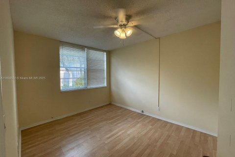 Condo in Davie, Florida, 2 bedrooms  № 1875531 - photo 14