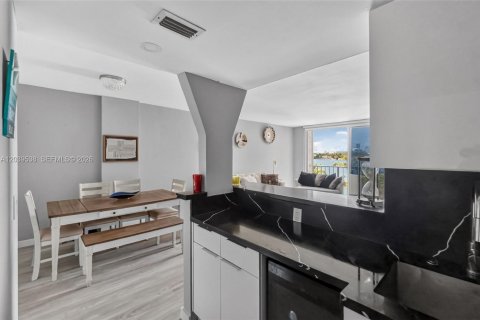 Copropriété à vendre à Miami Beach, Floride: 54.81 m2 № 2265137 - photo 12