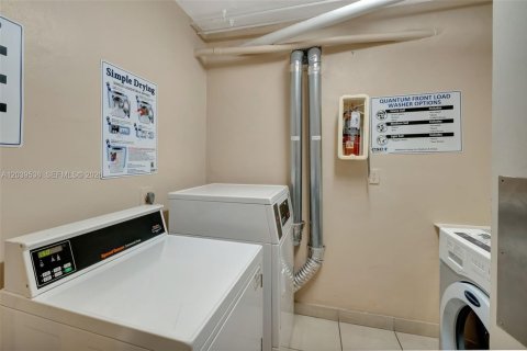 Copropriété à vendre à Miami Beach, Floride: 54.81 m2 № 2265137 - photo 30