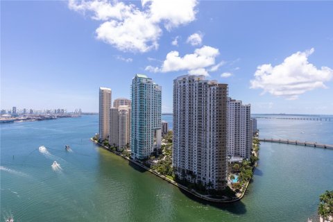 Condominio en alquiler en Miami, Florida, 4 dormitorios, 299.61 m2 № 1857528 - foto 22